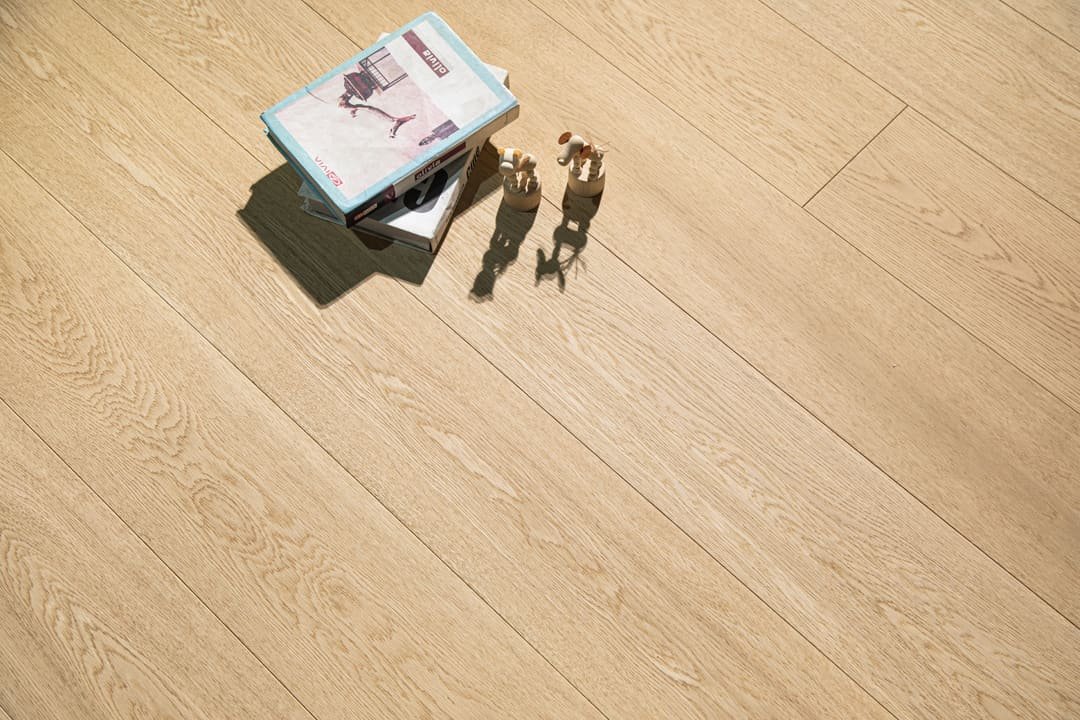Cappadocia hardwood flooring detail view 4 - Brushed texture and grain pattern