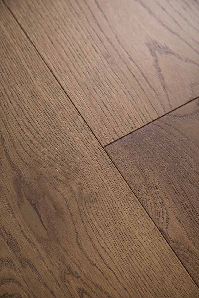 Marseille hardwood flooring detail view 2 - Brushed texture and grain pattern