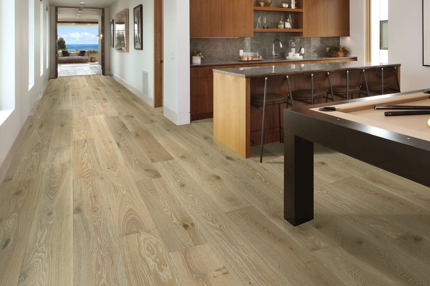 Savanna Oak hardwood flooring detail view 2 - Brushed texture and grain pattern