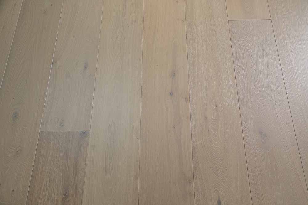 Troy hardwood flooring detail view 6 - Brushed texture and grain pattern